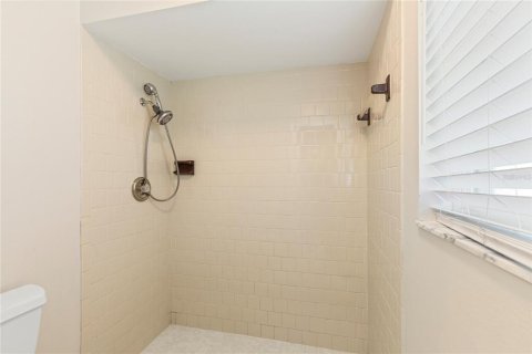 Villa ou maison à vendre à Bradenton, Floride: 4 chambres, 186.36 m2 № 2347733 - photo 16