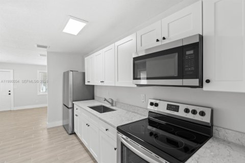 Casa en venta en West Palm Beach, Florida, 3 dormitorios, 105.72 m2 № 2057951 - foto 4