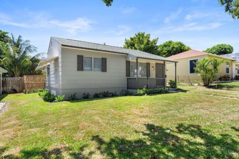 Casa en venta en West Palm Beach, Florida, 3 dormitorios, 105.72 m2 № 2057951 - foto 2