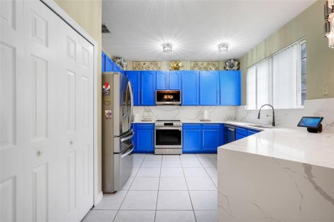 Villa ou maison à vendre à Orlando, Floride: 4 chambres, 271.65 m2 № 1838221 - photo 9