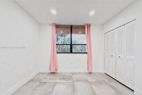 Condo in Miami, Florida, 2 bedrooms  № 1714072 - photo 21