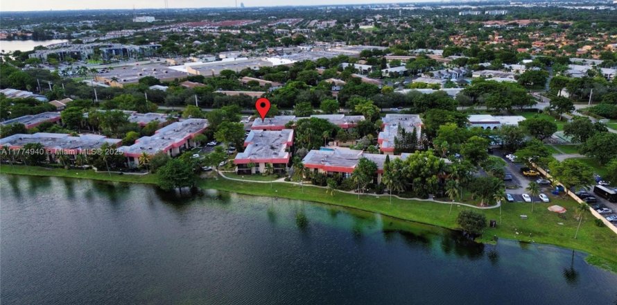Condo in Miami, Florida, 2 bedrooms № 1714072