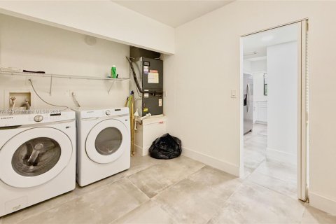 Condo in Miami, Florida, 2 bedrooms  № 1714072 - photo 20