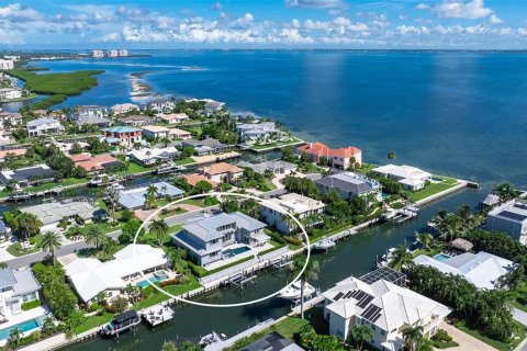 House in Longboat Key, Florida 5 bedrooms, 400.87 sq.m. № 2348334