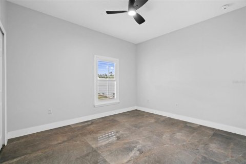 House in Spring Hill, Florida 4 bedrooms, 187.66 sq.m. № 2296865 - photo 24