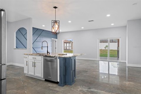House in Spring Hill, Florida 4 bedrooms, 187.66 sq.m. № 2296865 - photo 27