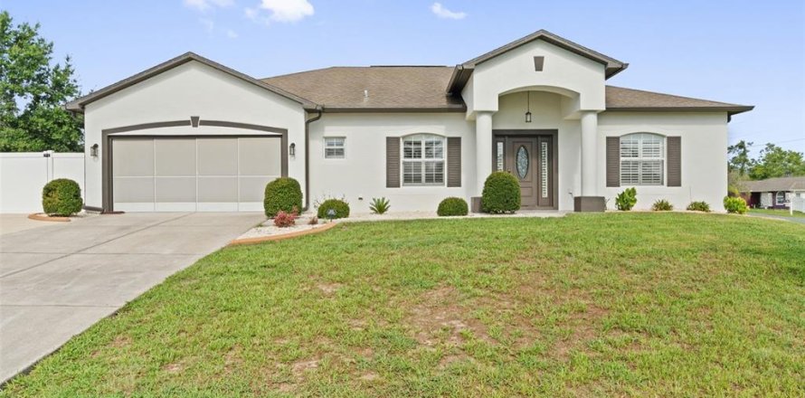House in Spring Hill, Florida 4 bedrooms, 187.66 sq.m. № 2296865