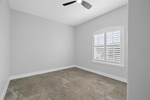 House in Spring Hill, Florida 4 bedrooms, 187.66 sq.m. № 2296865 - photo 15