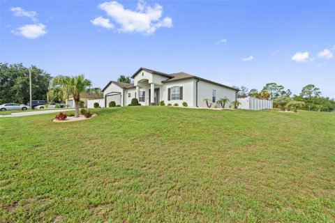 House in Spring Hill, Florida 4 bedrooms, 187.66 sq.m. № 2296865 - photo 5
