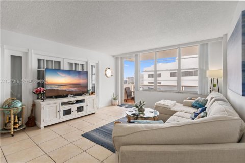 Condominio en venta en Hollywood, Florida, 2 dormitorios, 116.13 m2 № 2003520 - foto 18