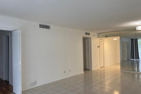 Copropriété à louer à Pompano Beach, Floride: 2 chambres, 103.31 m2 № 2154587 - photo 4