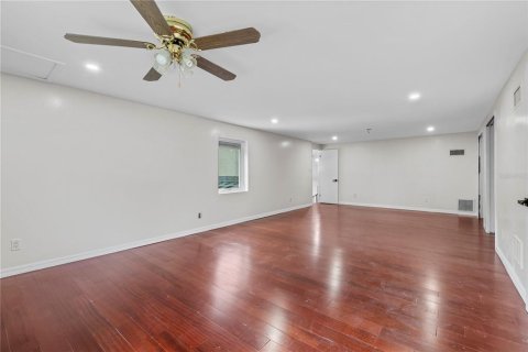 House in Ocala, Florida 5 bedrooms, 311.13 sq.m. № 2285194 - photo 28