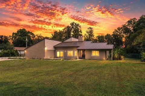 House in Ocala, Florida 5 bedrooms, 311.13 sq.m. № 2285194