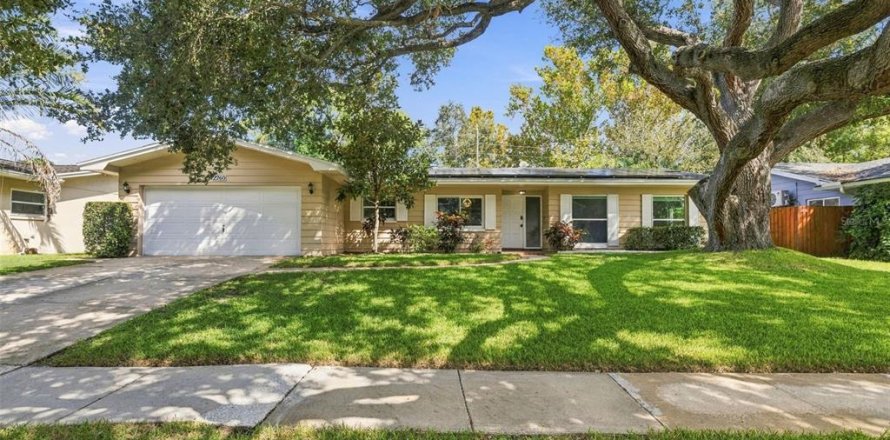 Casa en Clearwater, Florida 3 dormitorios, 187.94 m2 № 2384358