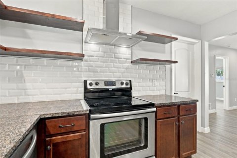 Casa en venta en Clearwater, Florida, 3 dormitorios, 187.94 m2 № 2384358 - foto 8