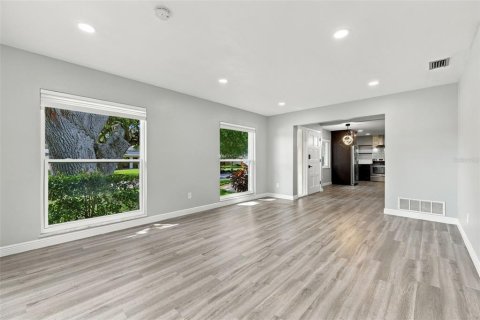 Casa en venta en Clearwater, Florida, 3 dormitorios, 187.94 m2 № 2384358 - foto 5