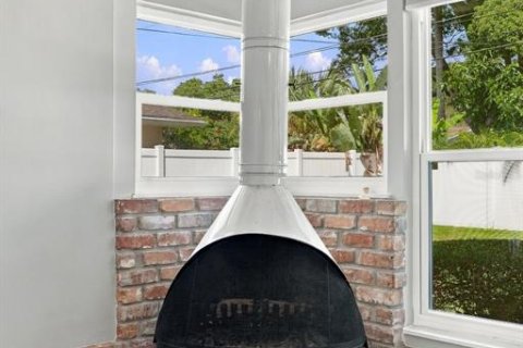 Casa en venta en Clearwater, Florida, 3 dormitorios, 187.94 m2 № 2384358 - foto 15