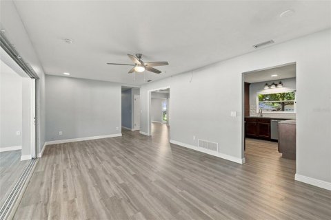 Casa en venta en Clearwater, Florida, 3 dormitorios, 187.94 m2 № 2384358 - foto 12