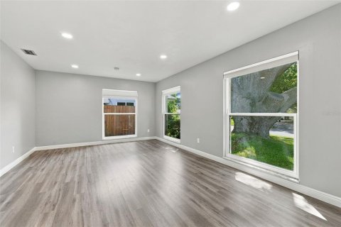 Casa en venta en Clearwater, Florida, 3 dormitorios, 187.94 m2 № 2384358 - foto 4