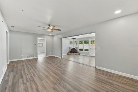 Casa en venta en Clearwater, Florida, 3 dormitorios, 187.94 m2 № 2384358 - foto 11