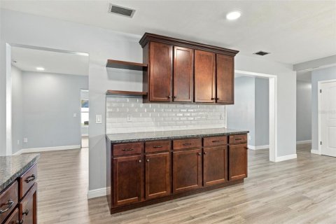 Casa en venta en Clearwater, Florida, 3 dormitorios, 187.94 m2 № 2384358 - foto 10