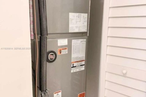 Купить виллу или дом в Форт-Лодердейл, Флорида 4 спальни, 112.88м2, № 1991273 - фото 16