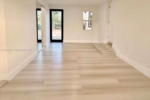 Купить виллу или дом в Форт-Лодердейл, Флорида 4 спальни, 112.88м2, № 1991273 - фото 11