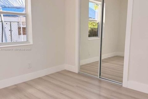 Купить виллу или дом в Форт-Лодердейл, Флорида 4 спальни, 112.88м2, № 1991273 - фото 9