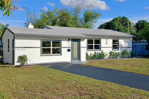 Купить виллу или дом в Форт-Лодердейл, Флорида 4 спальни, 112.88м2, № 1991273 - фото 3