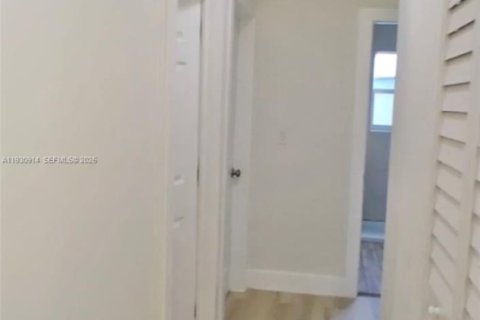 Купить виллу или дом в Форт-Лодердейл, Флорида 4 спальни, 112.88м2, № 1991273 - фото 6