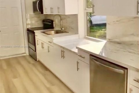 Купить виллу или дом в Форт-Лодердейл, Флорида 4 спальни, 112.88м2, № 1991273 - фото 4