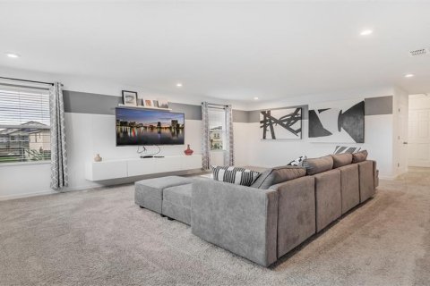 Casa en venta en Kissimmee, Florida, 7 dormitorios, 328.22 m2 № 1795090 - foto 2