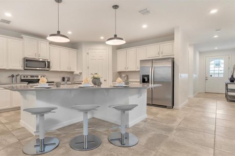 Casa en venta en Kissimmee, Florida, 7 dormitorios, 328.22 m2 № 1795090 - foto 7
