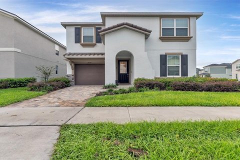 Casa en venta en Kissimmee, Florida, 7 dormitorios, 328.22 m2 № 1795090 - foto 1