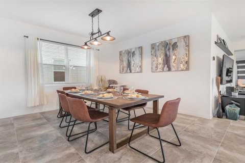 Casa en venta en Kissimmee, Florida, 7 dormitorios, 328.22 m2 № 1795090 - foto 11