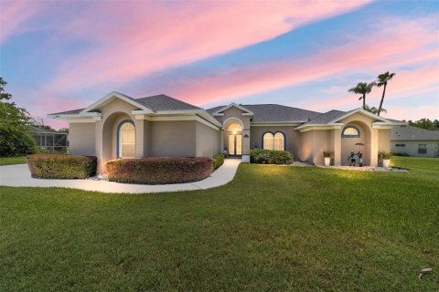 House in Ocala, Florida 4 bedrooms, 307.41 sq.m. № 1817503 - photo 1