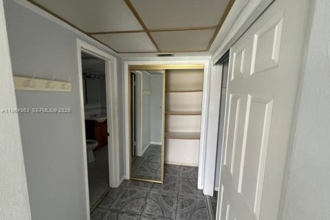 Copropriété à vendre à Miami, Floride: 2 chambres, 91.32 m2 № 2026775 - photo 13