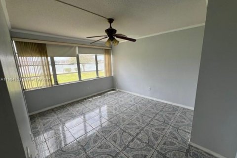 Copropriété à vendre à Miami, Floride: 2 chambres, 91.32 m2 № 2026775 - photo 11