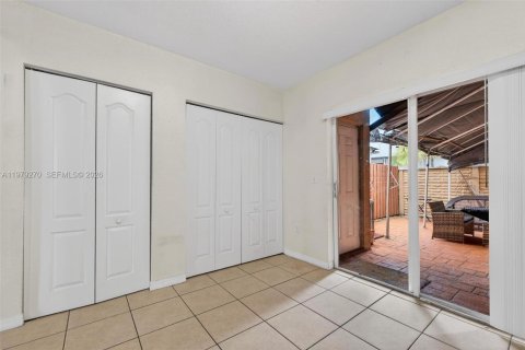 Casa en venta en Hialeah, Florida, 2 dormitorios, 89.65 m2 № 2045576 - foto 23