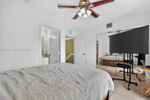 Casa en venta en Hialeah, Florida, 2 dormitorios, 89.65 m2 № 2045576 - foto 29