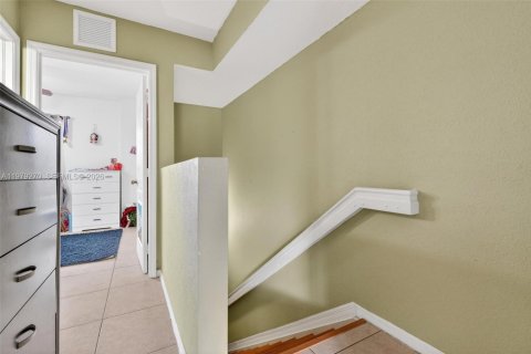 Casa en venta en Hialeah, Florida, 2 dormitorios, 89.65 m2 № 2045576 - foto 27