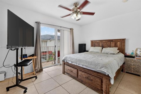 Casa en venta en Hialeah, Florida, 2 dormitorios, 89.65 m2 № 2045576 - foto 28