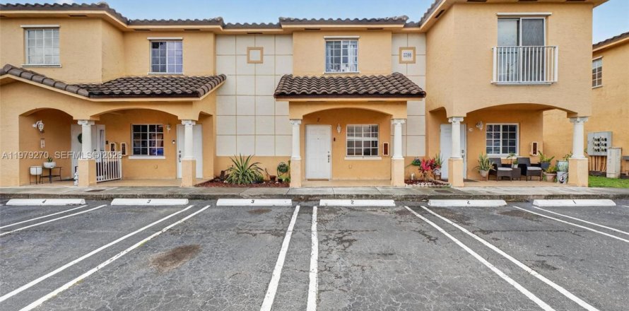 Casa en Hialeah, Florida 2 dormitorios, 89.65 m2 № 2045576
