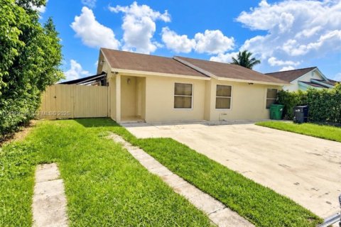 Villa ou maison à Homestead, Floride 4 chambres, 146.97 m2 № 2374380