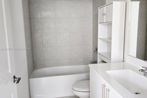 Снять в аренду таунхаус в Хомстед, Флорида 3 спальни, № 2002387 - фото 12