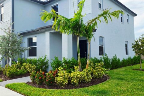 Таунхаус в Хомстед, Флорида 3 спальни № 2002387