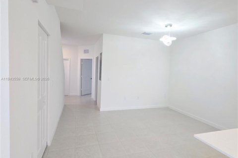 Снять в аренду таунхаус в Хомстед, Флорида 3 спальни, № 2002387 - фото 8