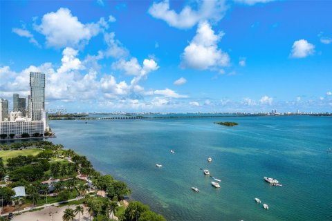 Condo in Miami, Florida, 1 bedroom № 2016302 - photo 18