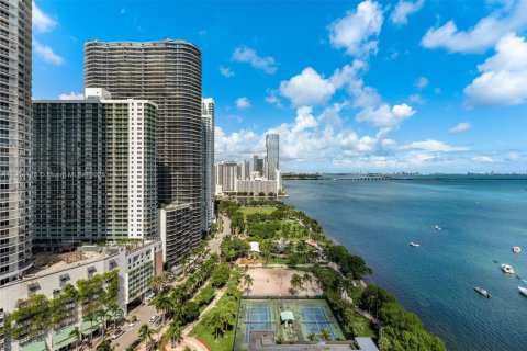 Condo in Miami, Florida, 1 bedroom № 2016302 - photo 17
