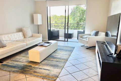 Condominio en venta en Hallandale Beach, Florida, 1 dormitorio, 76.92 m2 № 1943297 - foto 16